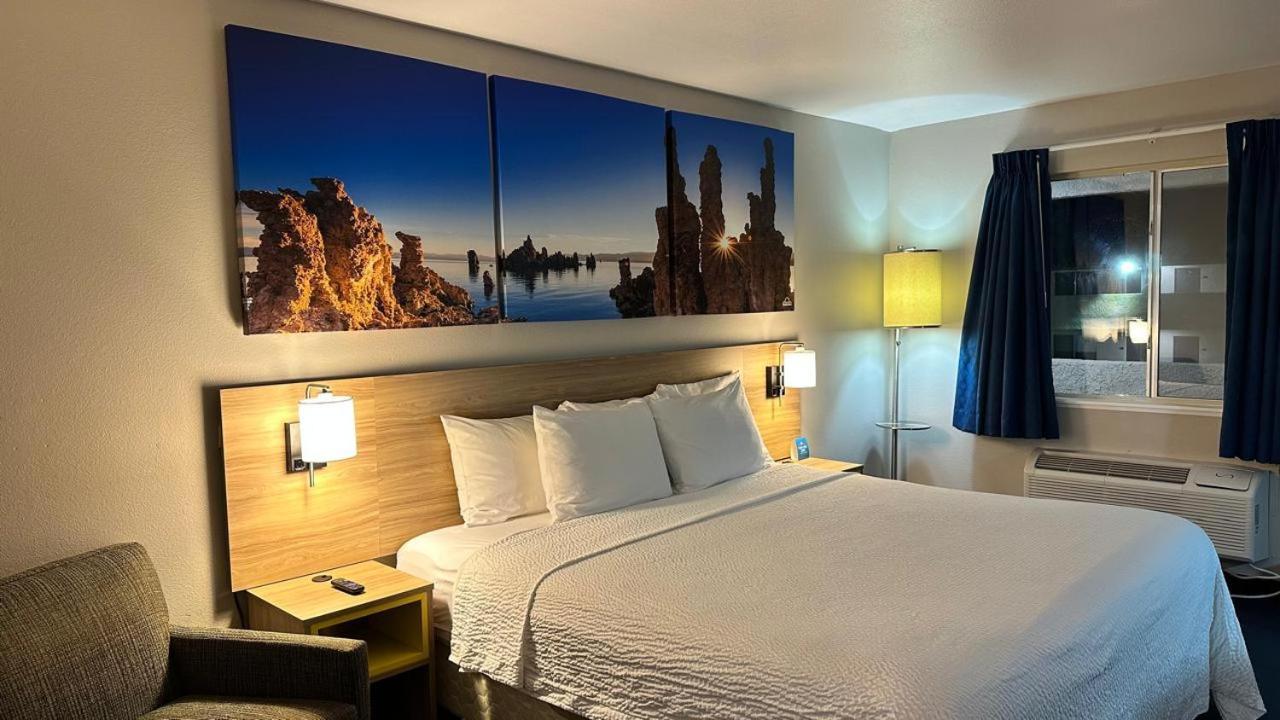 Days Inn By Wyndham Ridgecrest Near China Lake Naval Station Экстерьер фото