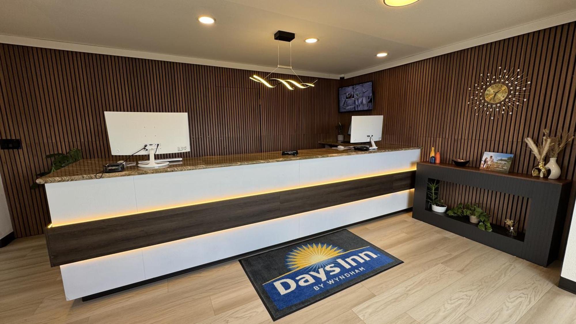 Days Inn By Wyndham Ridgecrest Near China Lake Naval Station Экстерьер фото