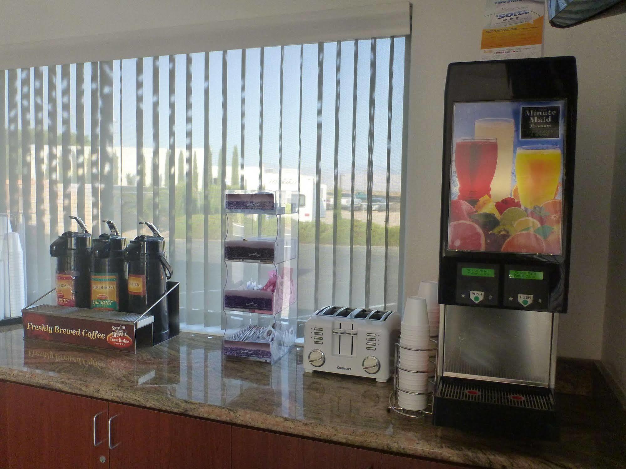 Days Inn By Wyndham Ridgecrest Near China Lake Naval Station Экстерьер фото